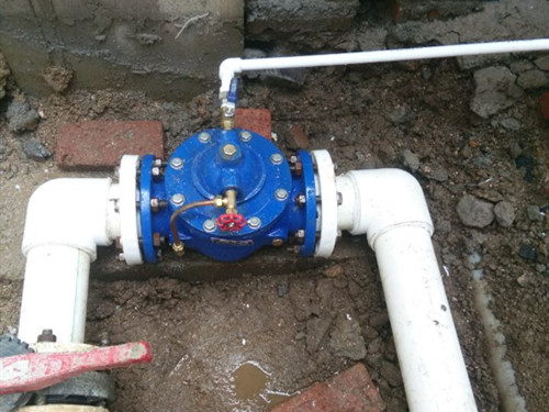 KYF型浮球式液壓水位控制閥安裝現(xiàn)場 KYF型浮球式液壓水位控制閥安裝現(xiàn)場