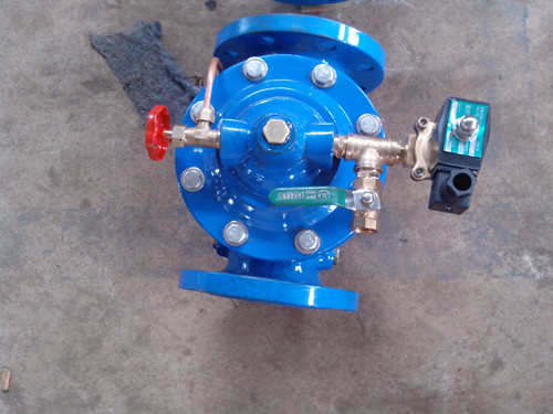 電動(dòng)遙控浮球閥頂部照片 電動(dòng)遙控浮球閥頂部照片