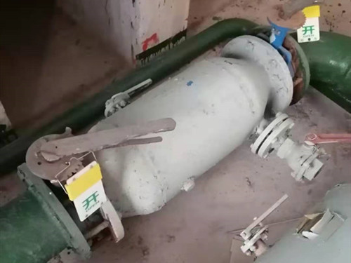 熱網(wǎng)除污器使用中 熱網(wǎng)除污器使用中